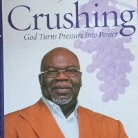 Crushing: God Turns Pressure into Power HC